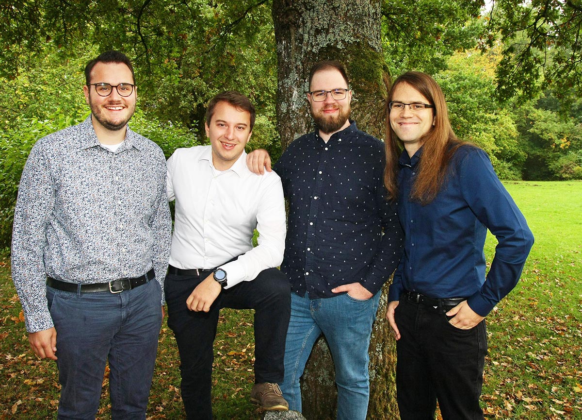 vier frisch gebackene Diakone treten ihren Dienst an